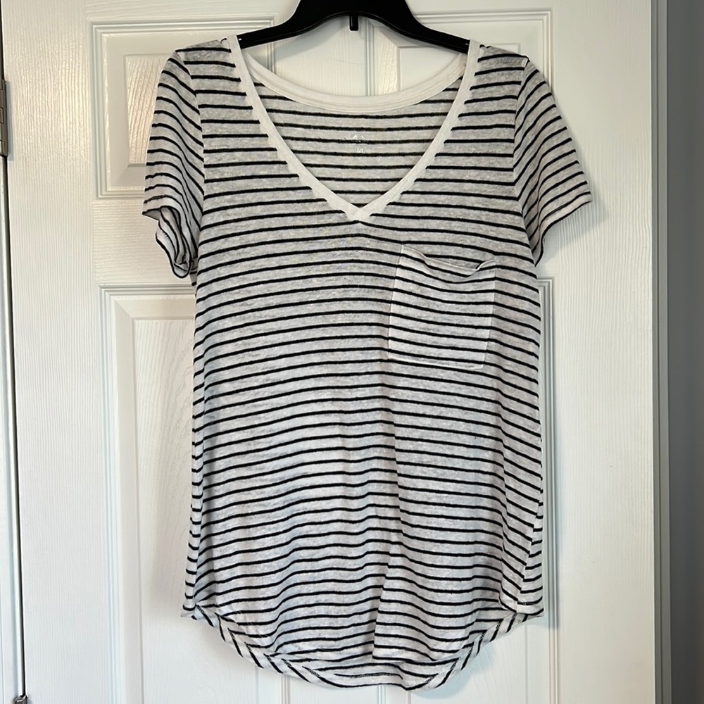 Mossimo Black and White Striped T-shirt